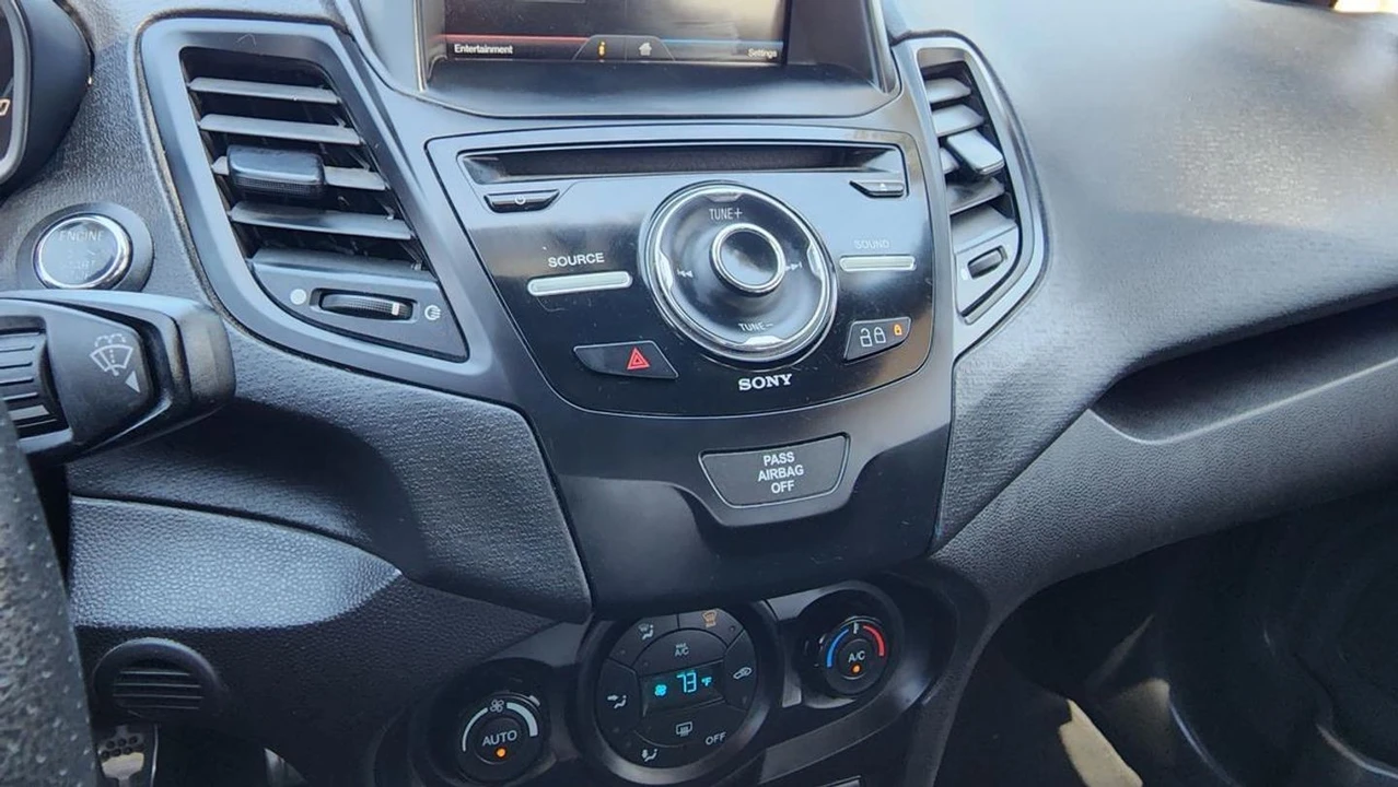 2014 Ford Fiesta - Image 21 of 31