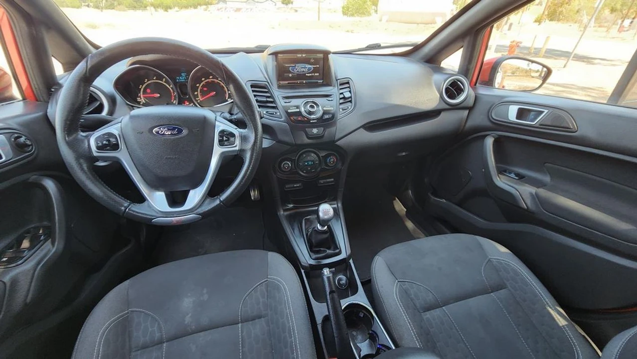 2014 Ford Fiesta - Image 8 of 31