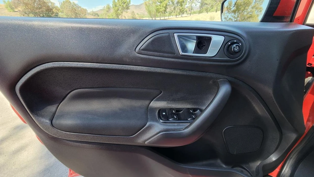 2014 Ford Fiesta - Image 26 of 31