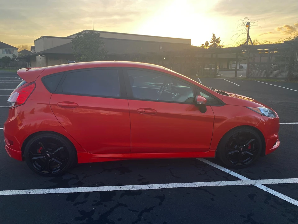 2014 Ford Fiesta - Image 11 of 16