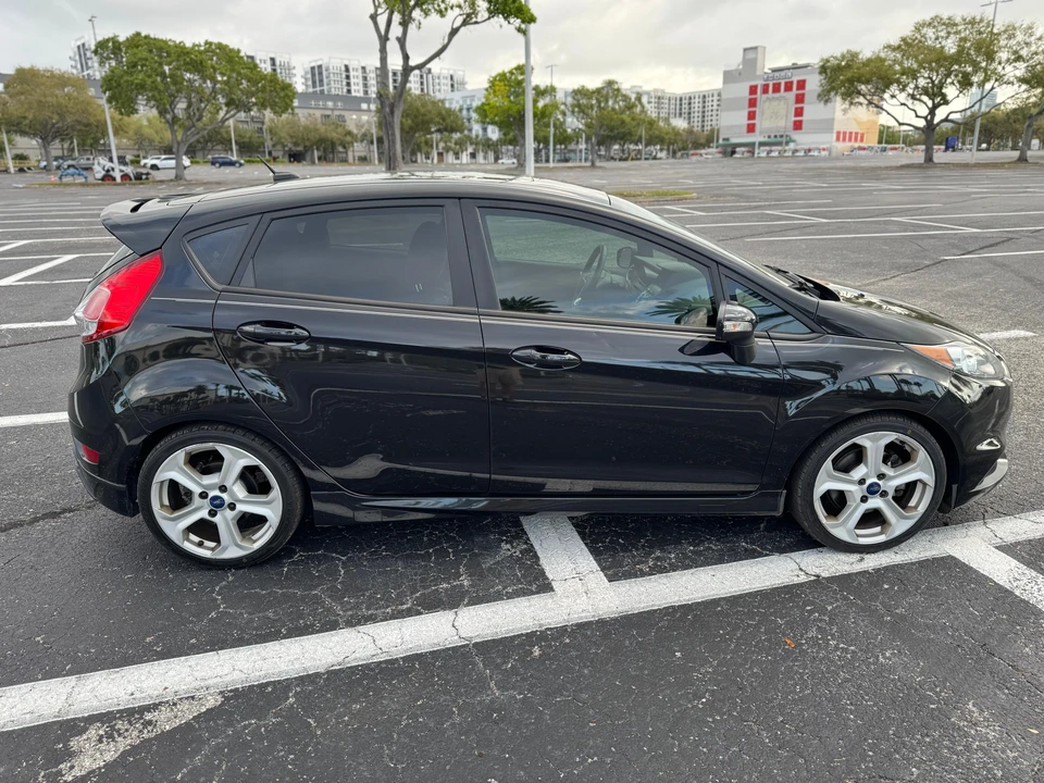 2014 Ford Fiesta - Image 11 of 31