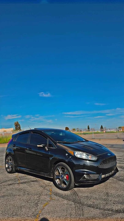 2014 Ford Fiesta - Image 2 of 8