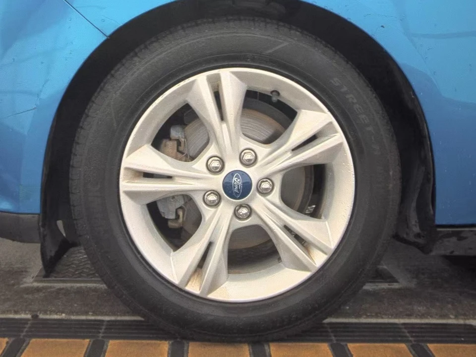 2014 Ford Focus 3rd Gen - Image 9 of 12