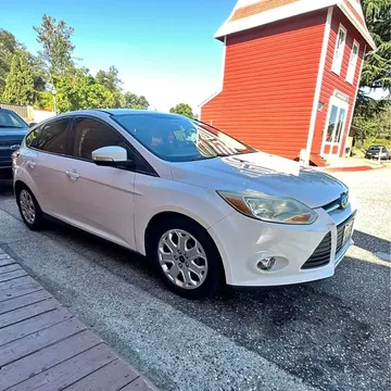 2014 Ford Focus SE Hatchback 2D