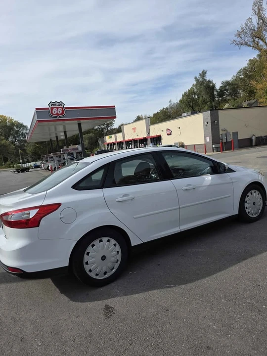 2014 Ford Focus 3rd Gen - Image 5 of 12