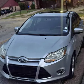2014 Ford Focus Titanium Sedan 4D