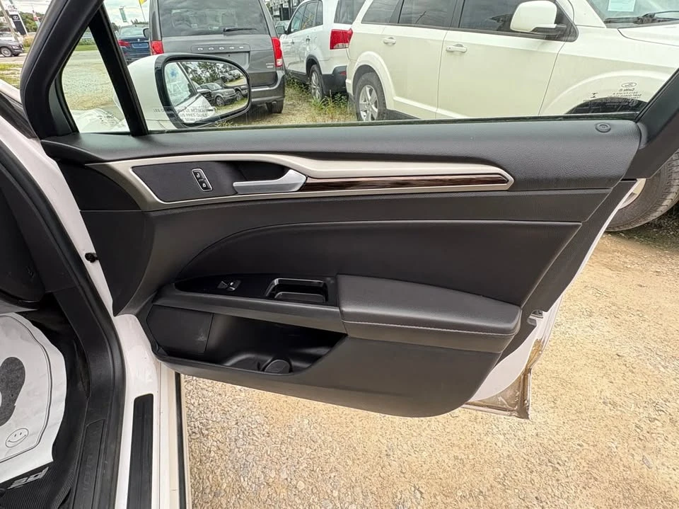 2014 Ford Fusion 2nd Gen - Image 19 of 20