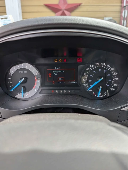 2014 Ford Fusion 2nd Gen - Image 5 of 5