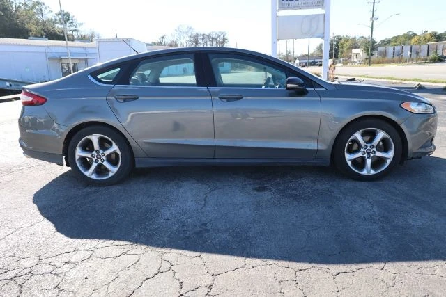 2014 Ford Fusion 2nd Gen - Image 10 of 12