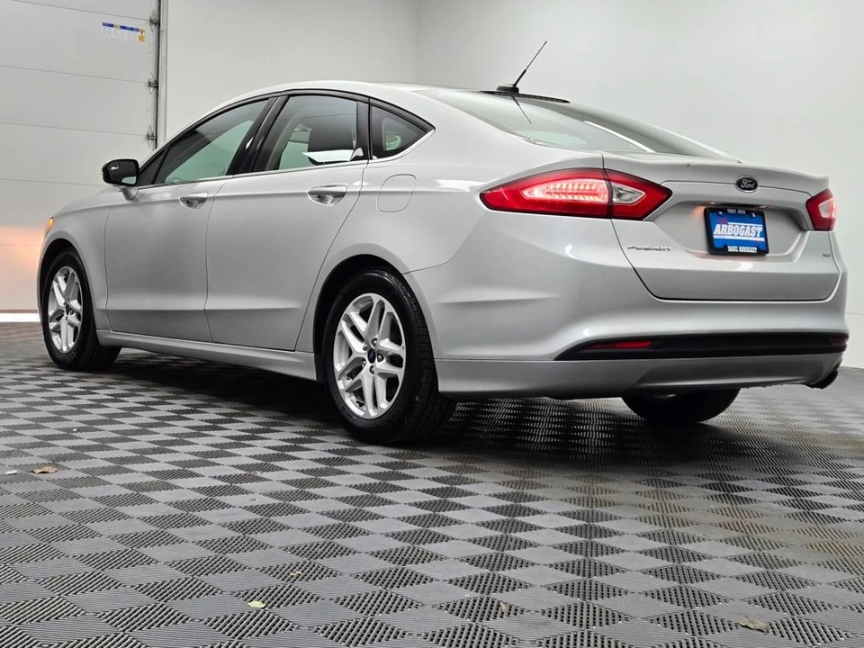 2014 Ford Fusion 2nd Gen - Image 9 of 12