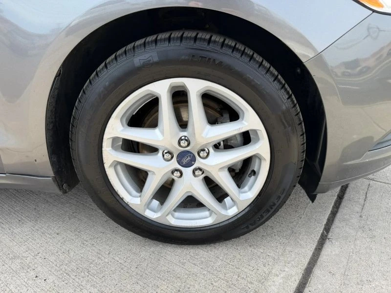 2014 Ford Fusion 2nd Gen - Image 9 of 12