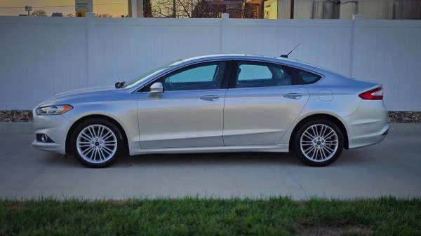 2014 Ford Fusion 2nd Gen - Image 2 of 12