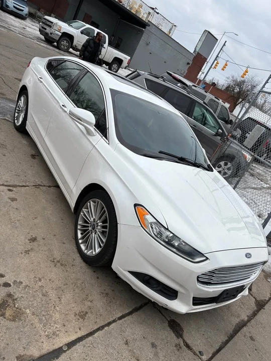 2014 Ford Fusion 2nd Gen - Image 5 of 7