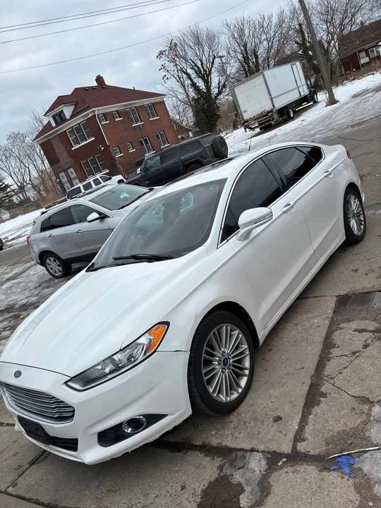 2014 Ford Fusion 2nd Gen - Image 2 of 7