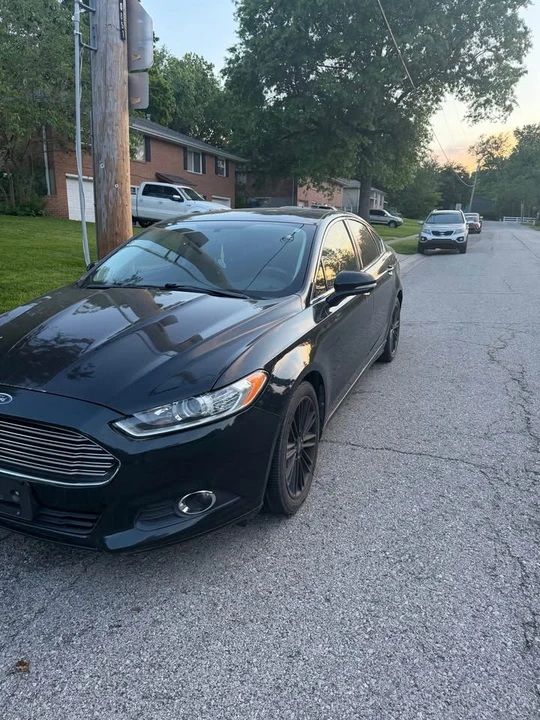 2014 Ford Fusion 2nd Gen - Image 2 of 13