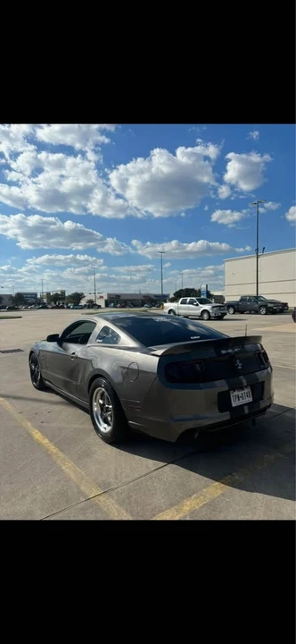 2014 Ford GT 1st Gen - Image 2 of 3