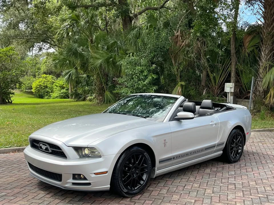 2014 Ford S197 Mustang - Image 2 of 20