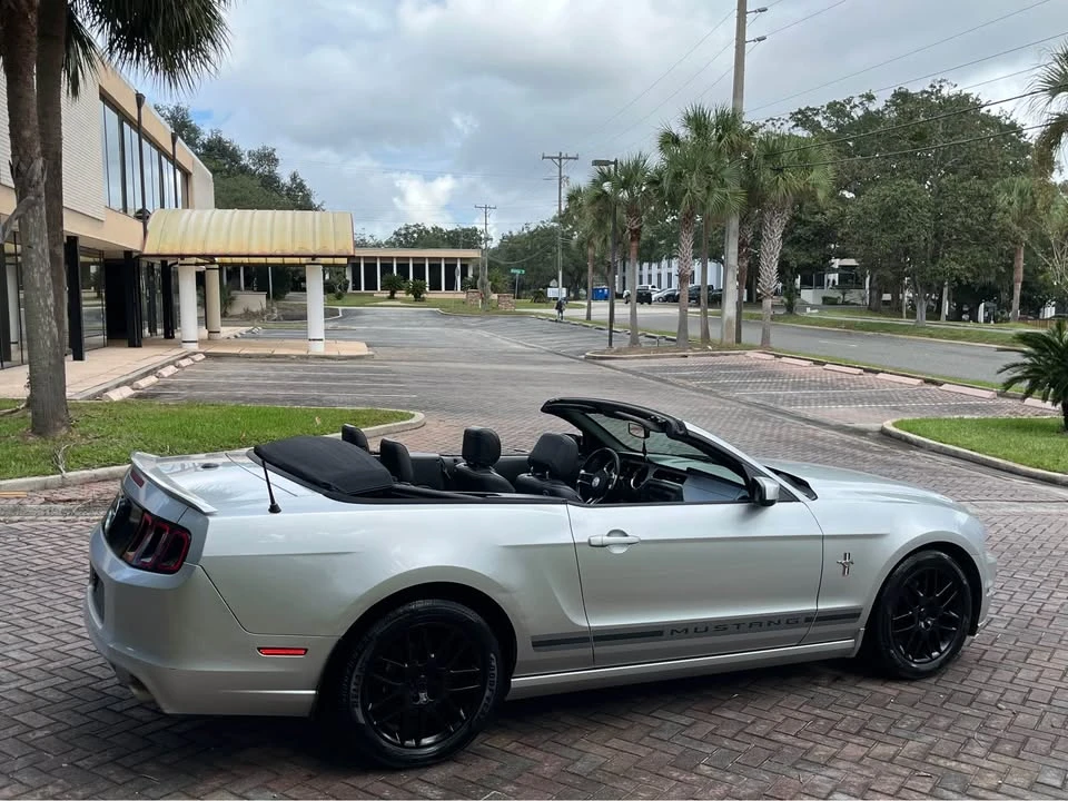 2014 Ford S197 Mustang - Image 9 of 20