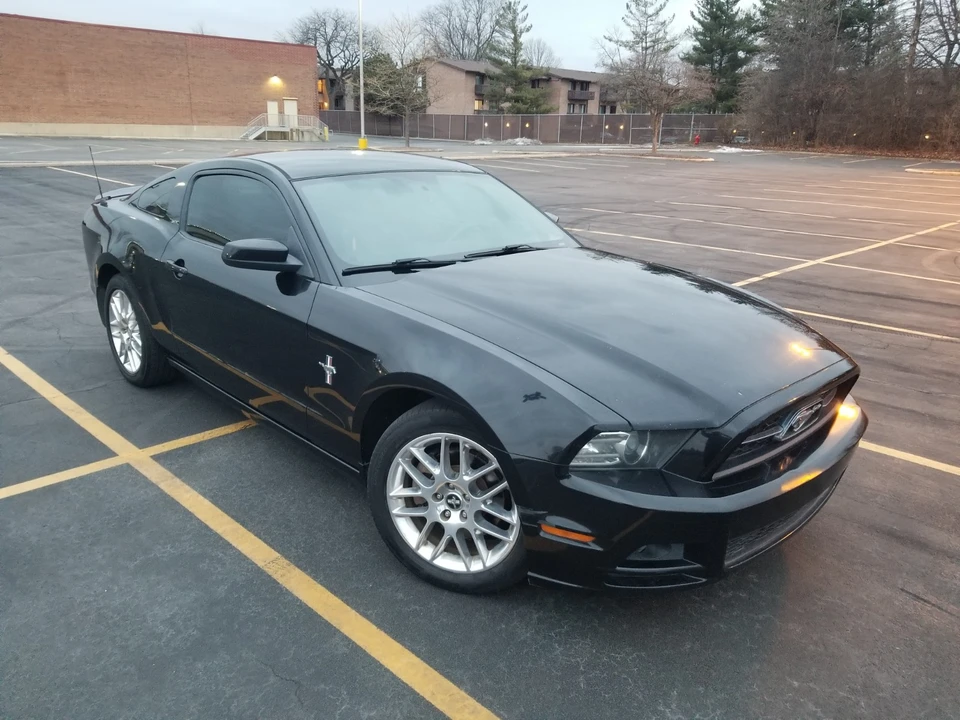2014 Ford S197 Mustang - Image 2 of 19