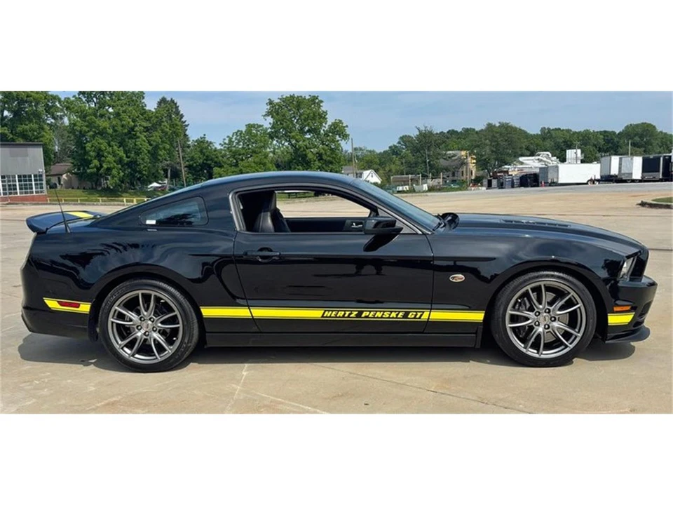 2014 Ford S197 Mustang - Image 2 of 31