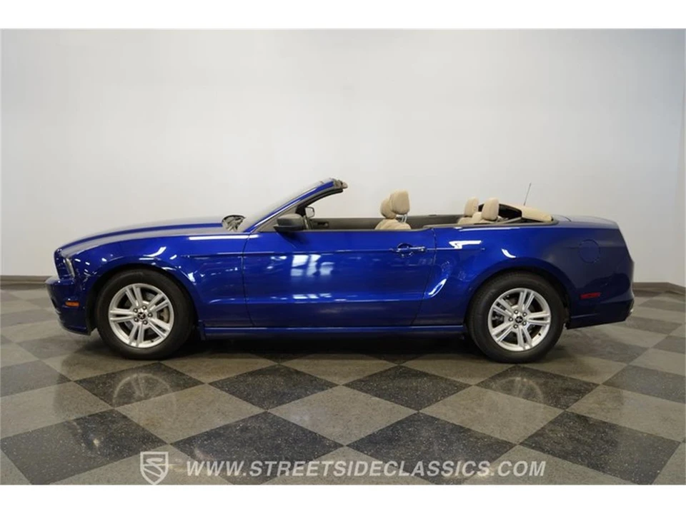 2014 Ford S197 Mustang - Image 2 of 31