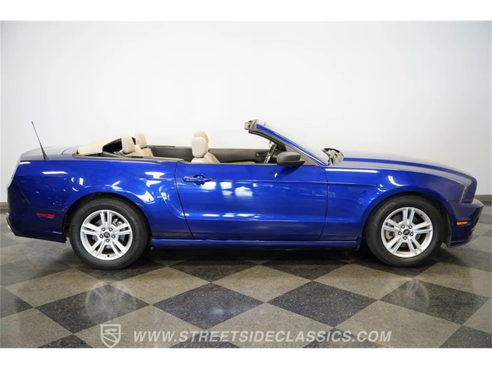 2014 Ford S197 Mustang - Image 15 of 31