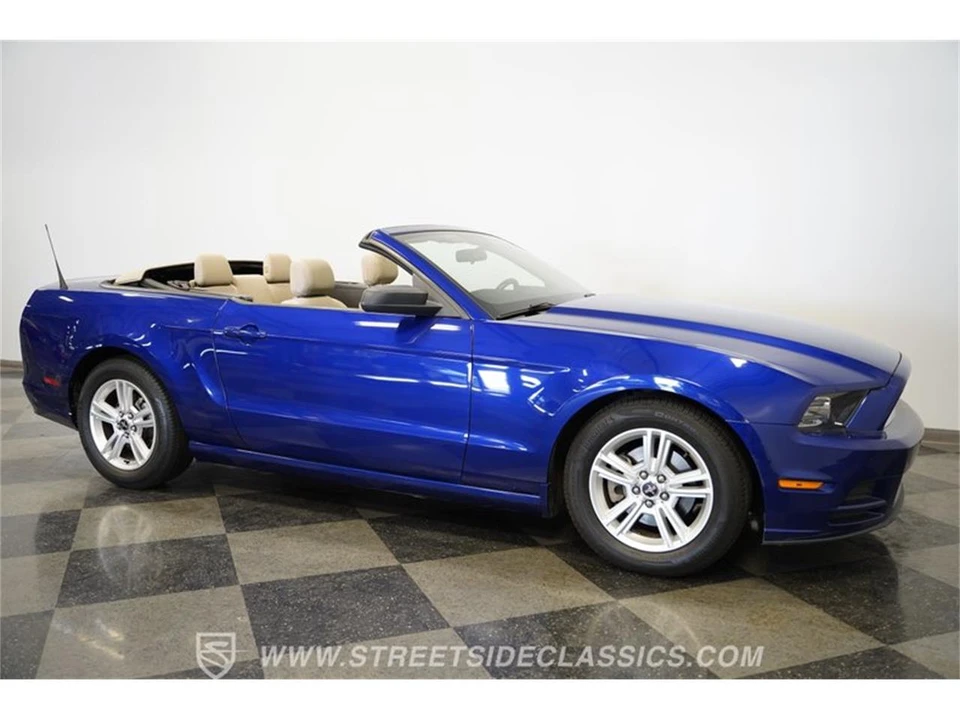 2014 Ford S197 Mustang - Image 16 of 31