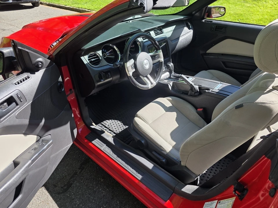2014 Ford S197 Mustang - Image 6 of 10