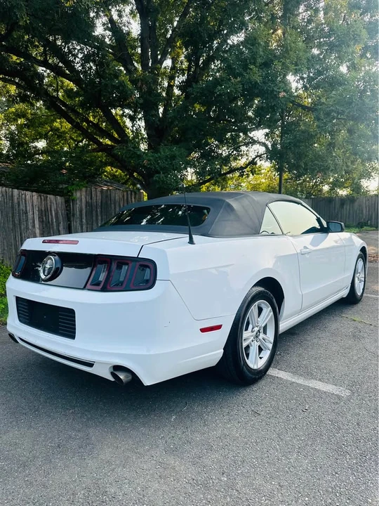 2014 Ford S197 Mustang - Image 16 of 17