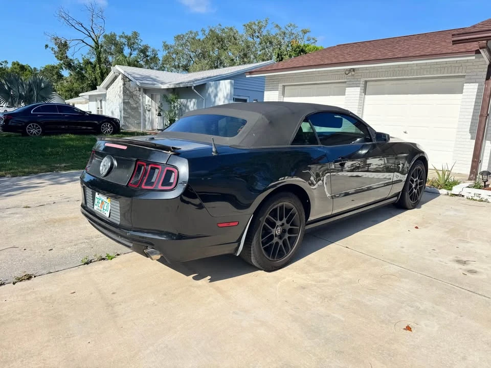 2014 Ford S197 Mustang - Image 2 of 3