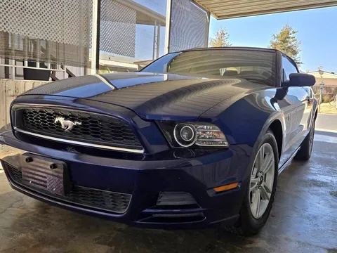 2014 Ford Mustang Convertible 2D