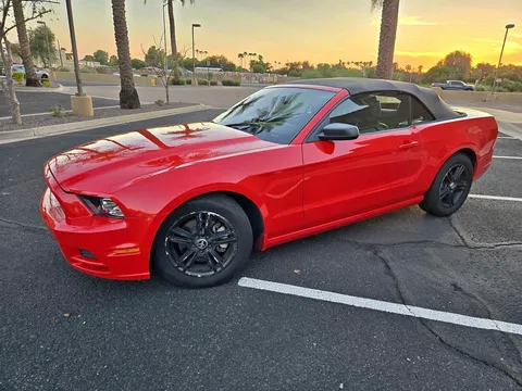 2014 Ford Mustang Convertible 2D