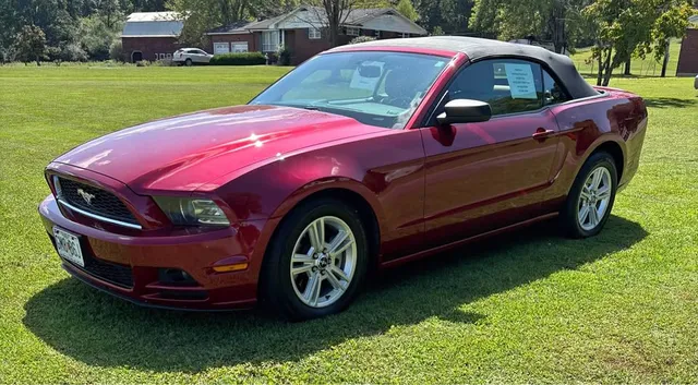2014 Ford Mustang Convertible 2D