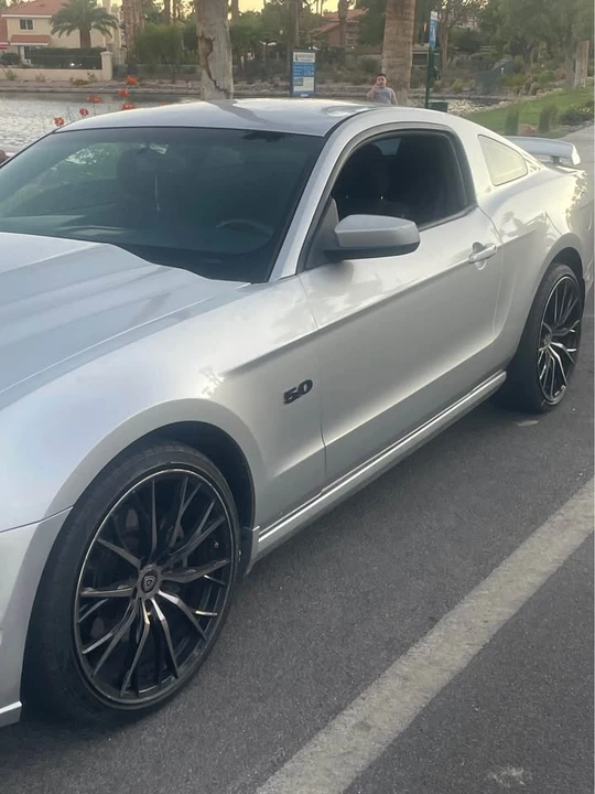 2014 Ford S197 Mustang - Image 5 of 6