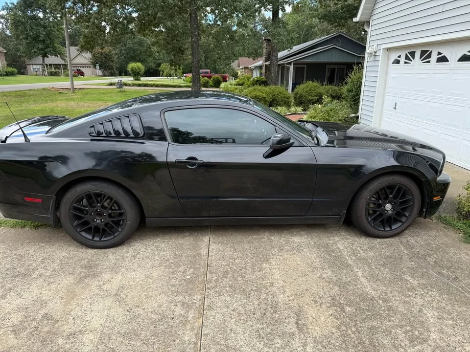 2014 Ford S197 Mustang - Image 2 of 15