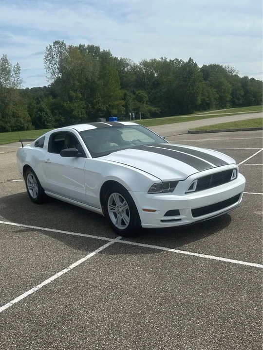 2014 Ford S197 Mustang - Image 2 of 7