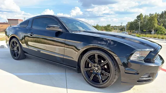 2014 Ford Mustang Deluxe Coupe 2D