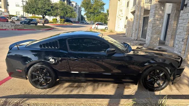 2014 Ford Mustang Deluxe Coupe 2D