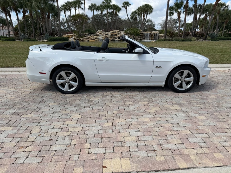 2014 Ford S197 Mustang - Image 2 of 20