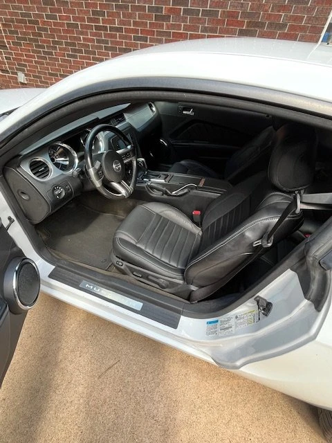 2014 Ford S197 Mustang - Image 11 of 14