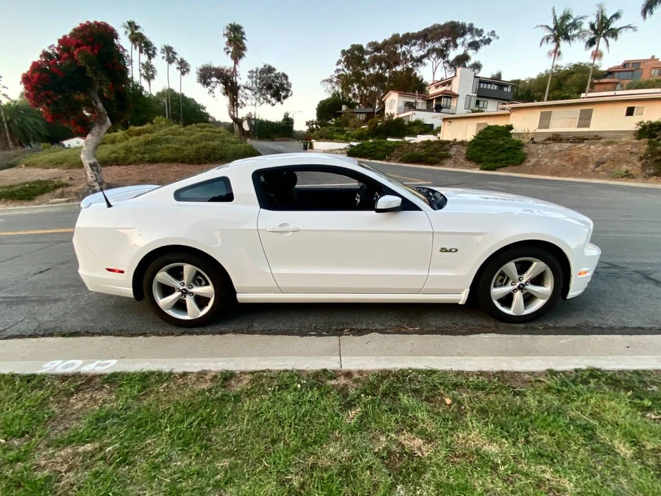 2014 Ford S197 Mustang GT - Image 7 of 24