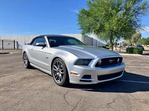 2014 Ford Mustang GT Deluxe Convertible 2D