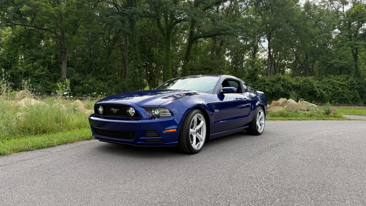 2014 Ford S197 Mustang GT - Image 10 of 31