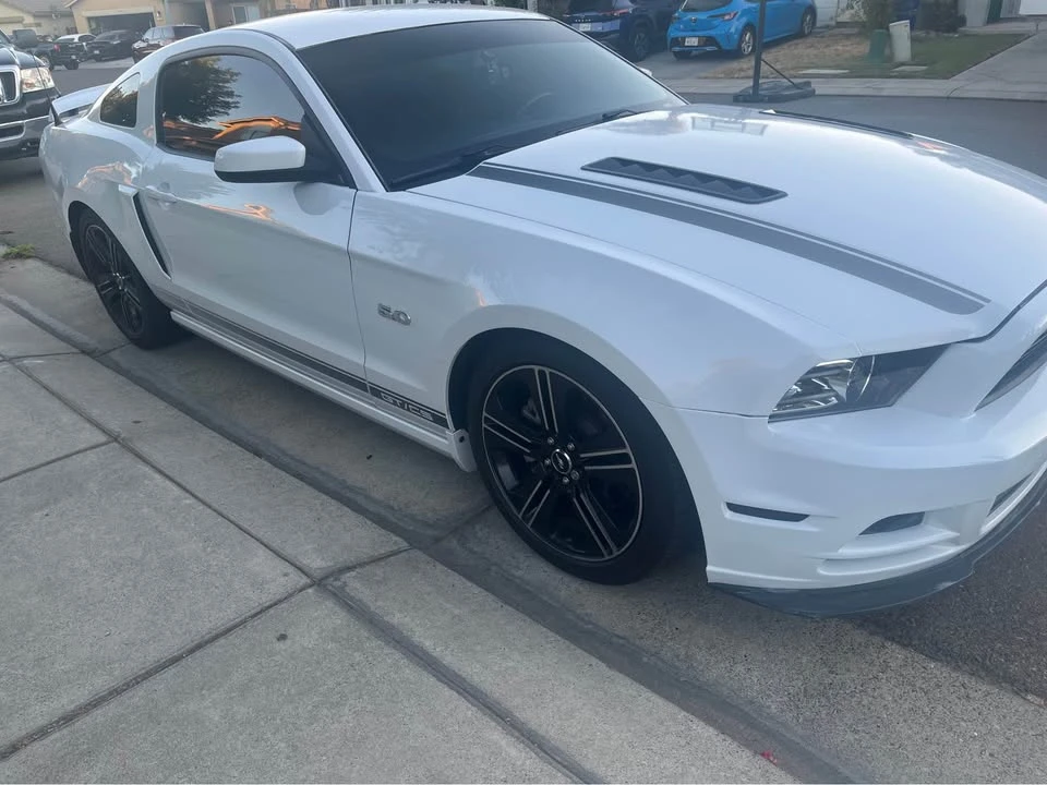 2014 Ford S197 Mustang GT - Image 2 of 16