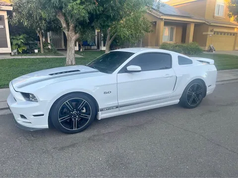 2014 Ford Mustang GT Premium Coupe 2D