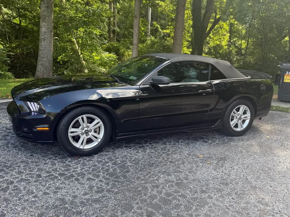 2014 Ford S197 Mustang - Image 2 of 15