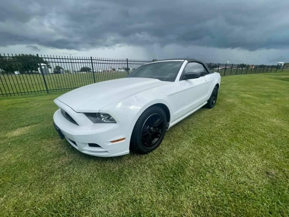 2014 Ford S197 Mustang - Image 2 of 17