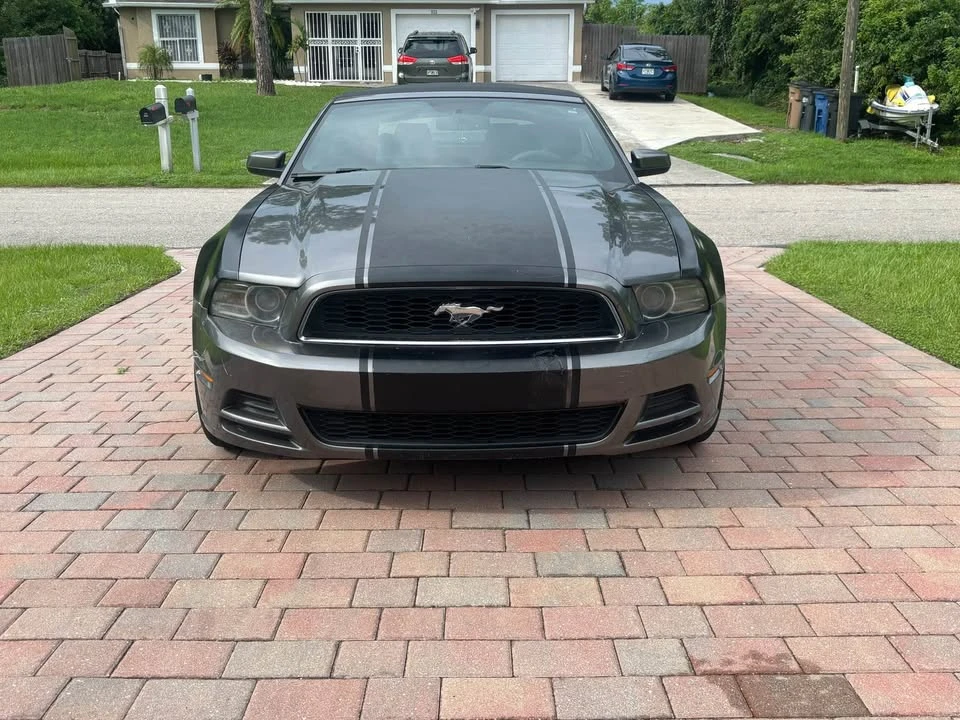 2014 Ford S197 Mustang - Image 2 of 4