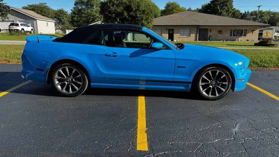 2014 Ford S197 Mustang - Image 2 of 7