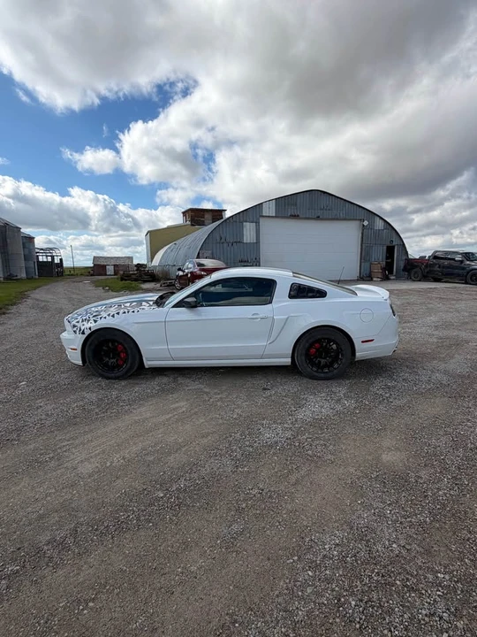 2014 Ford S197 Mustang - Image 2 of 7